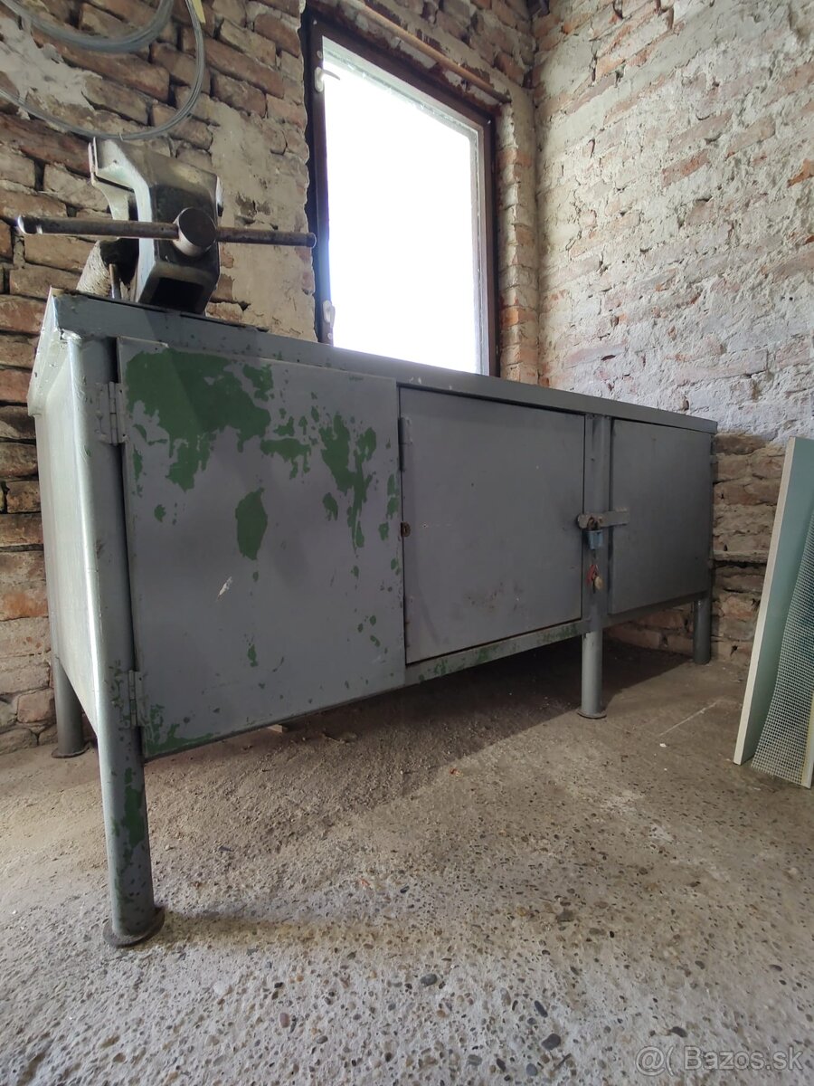 Pracovný stôl so zverákom, ponk - 3