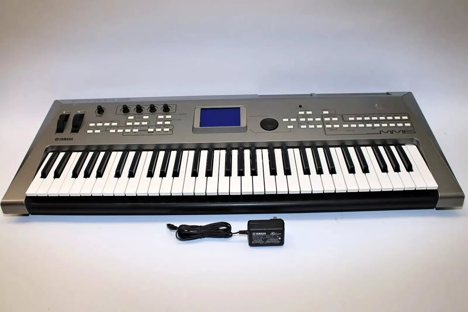 Syntezátor YAMAHA MM6 - 3