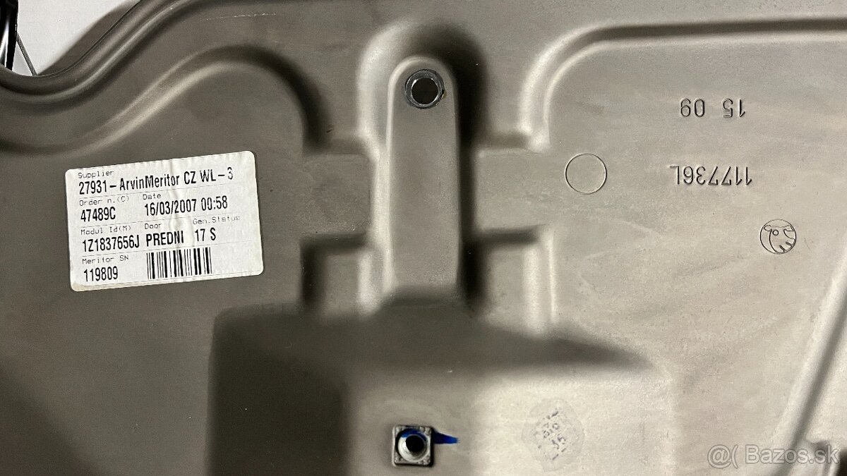 Spúšťač skla predný pravý ŠKODA OCTAVIA II - 3