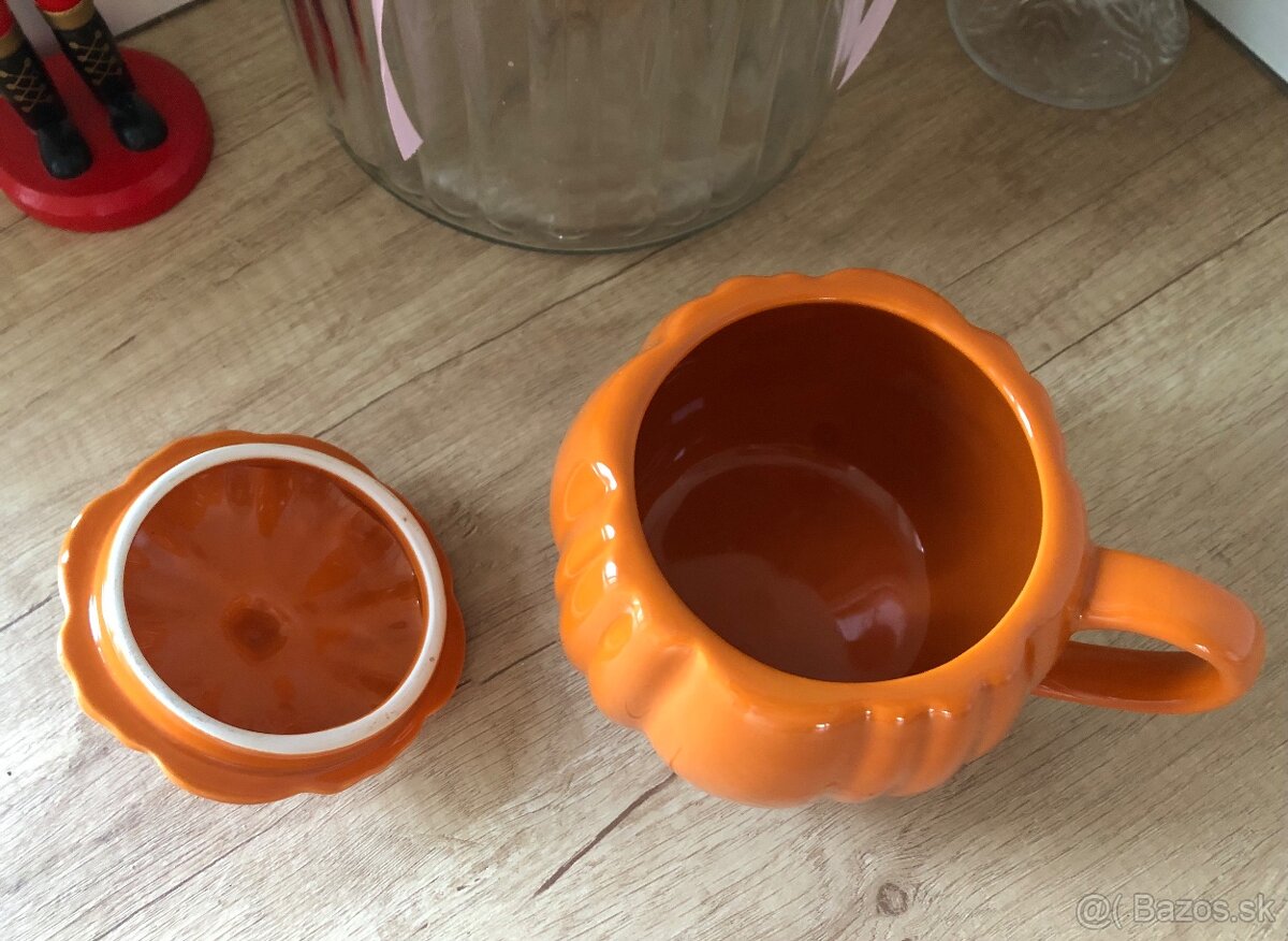 ———-Oranžový tekvicový hrnček s pokrievkou, 4 E——- - 3