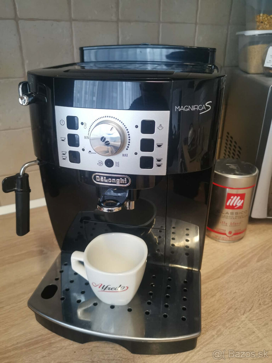 Kávovar De'Longhi Magnifica S ECAM 22.115.B - 3