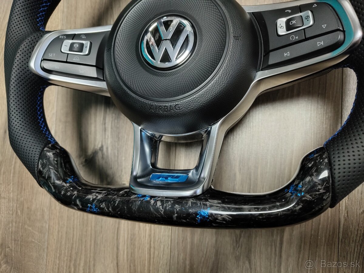 Karbonový volant Golf 7, Arteon, T-Roc, Polo - 3