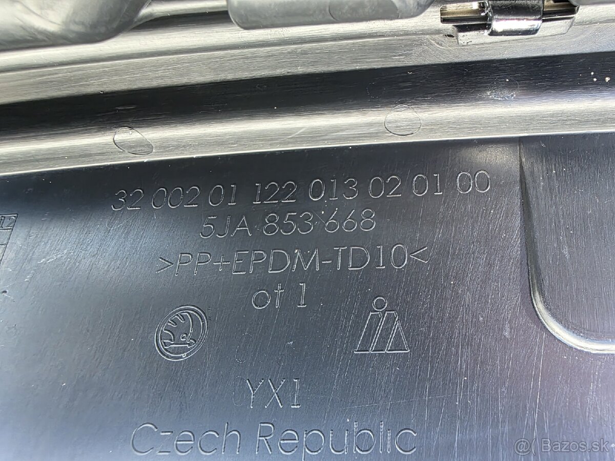 Škoda Rapid 2012- maska - 3