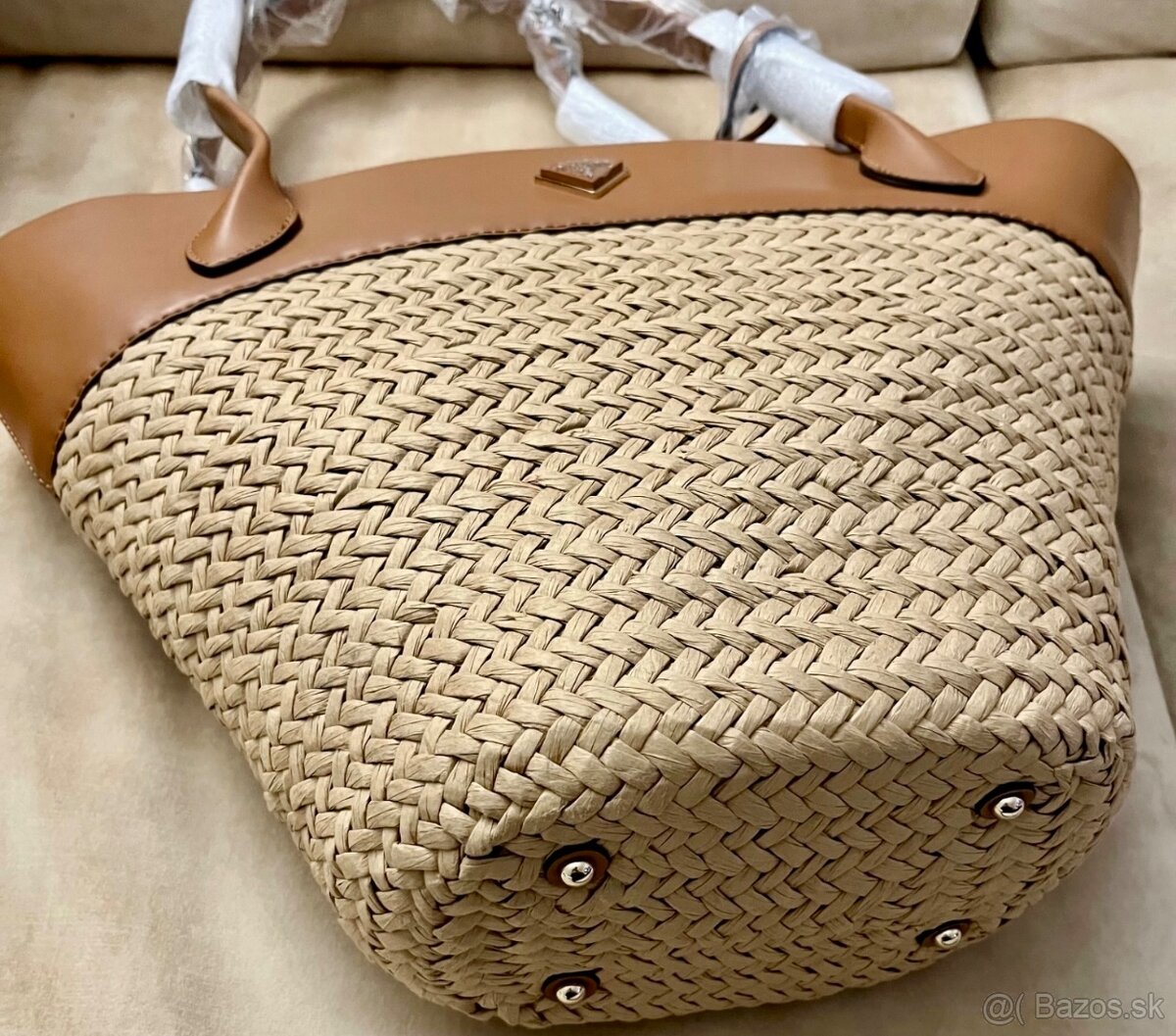 Nová kabelka Guess s visačkami a dustbagom - 3