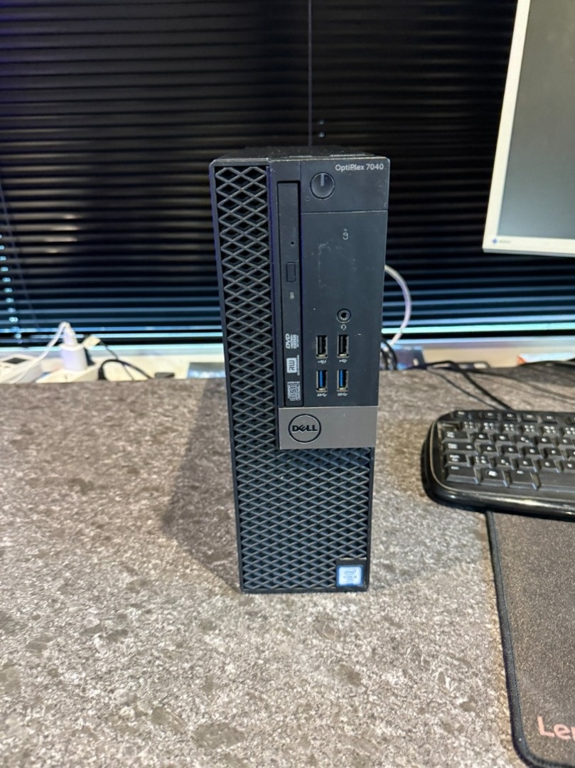 Počítač DELL.Intel i3-6100 2x3,70GHz.8gb ram.256gb SSD - 3