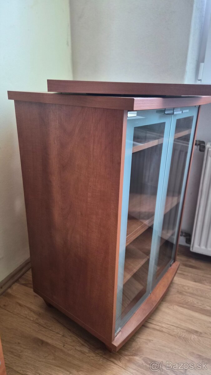 STOLÍK POD TV - 3