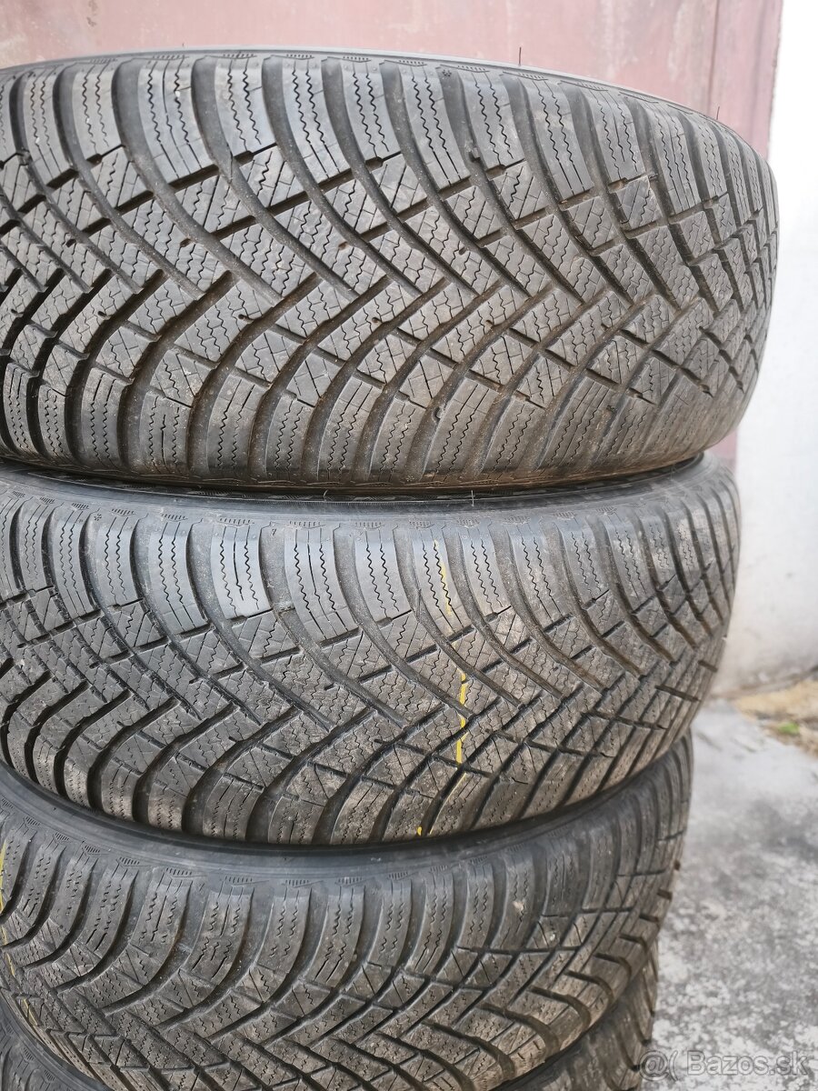 205/55-17-Hankook-dot:5024-7,5mm - 3
