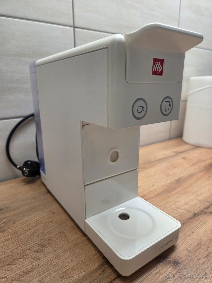 Kavovar Illy - 3