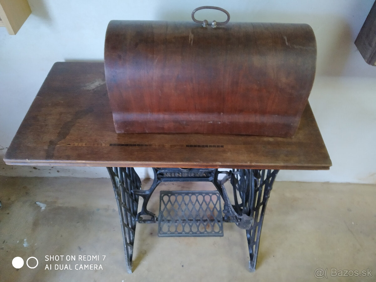 ŠIJACÍ STROJ MINERVA - 3