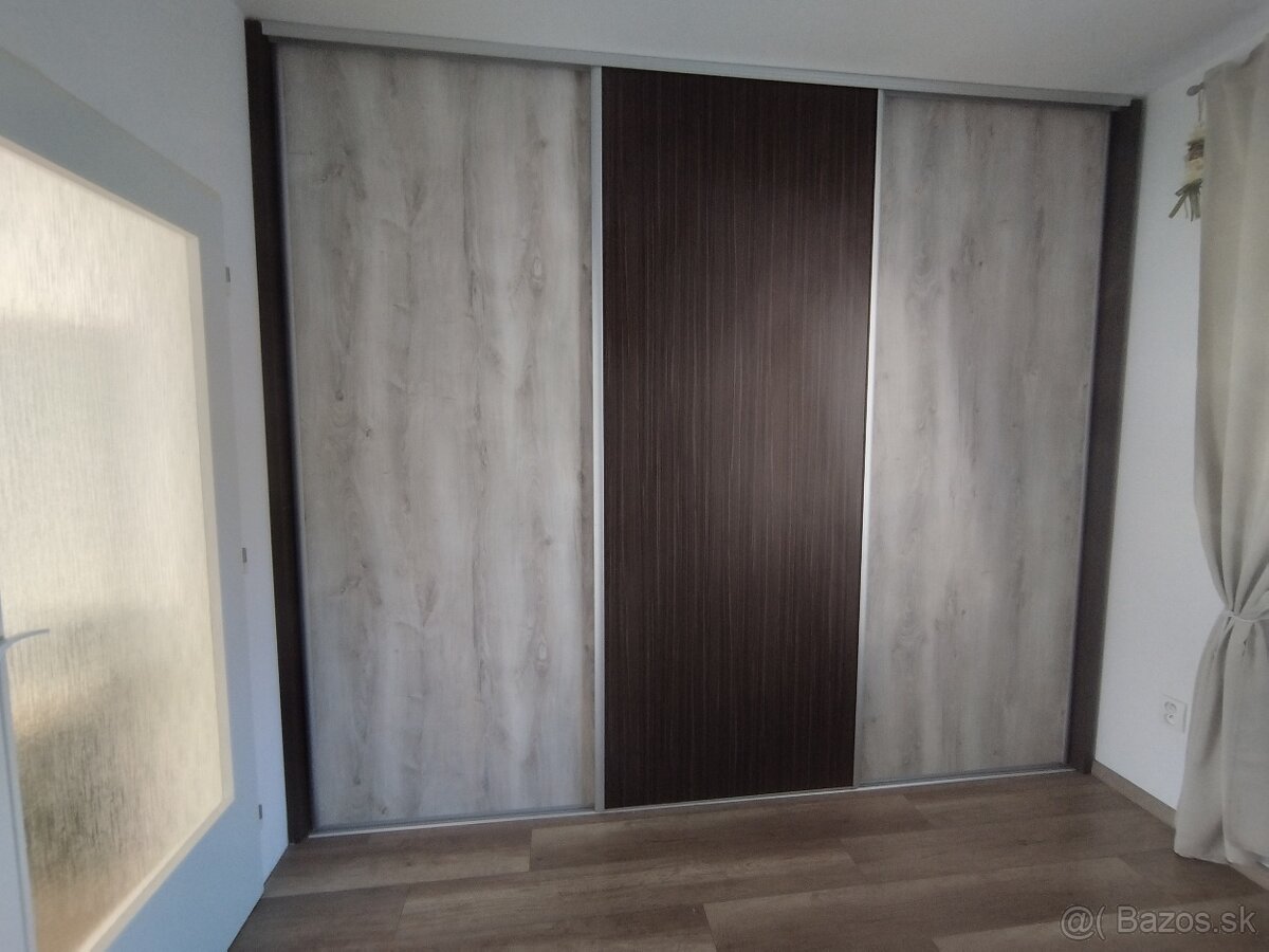 Vstavaná skriňa - 3