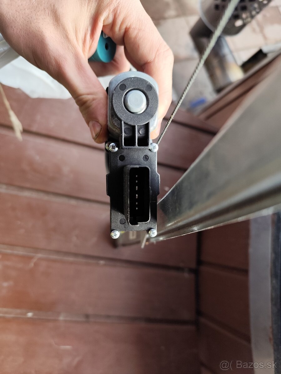 Stahovacka Peugeot partner 2015 - 3