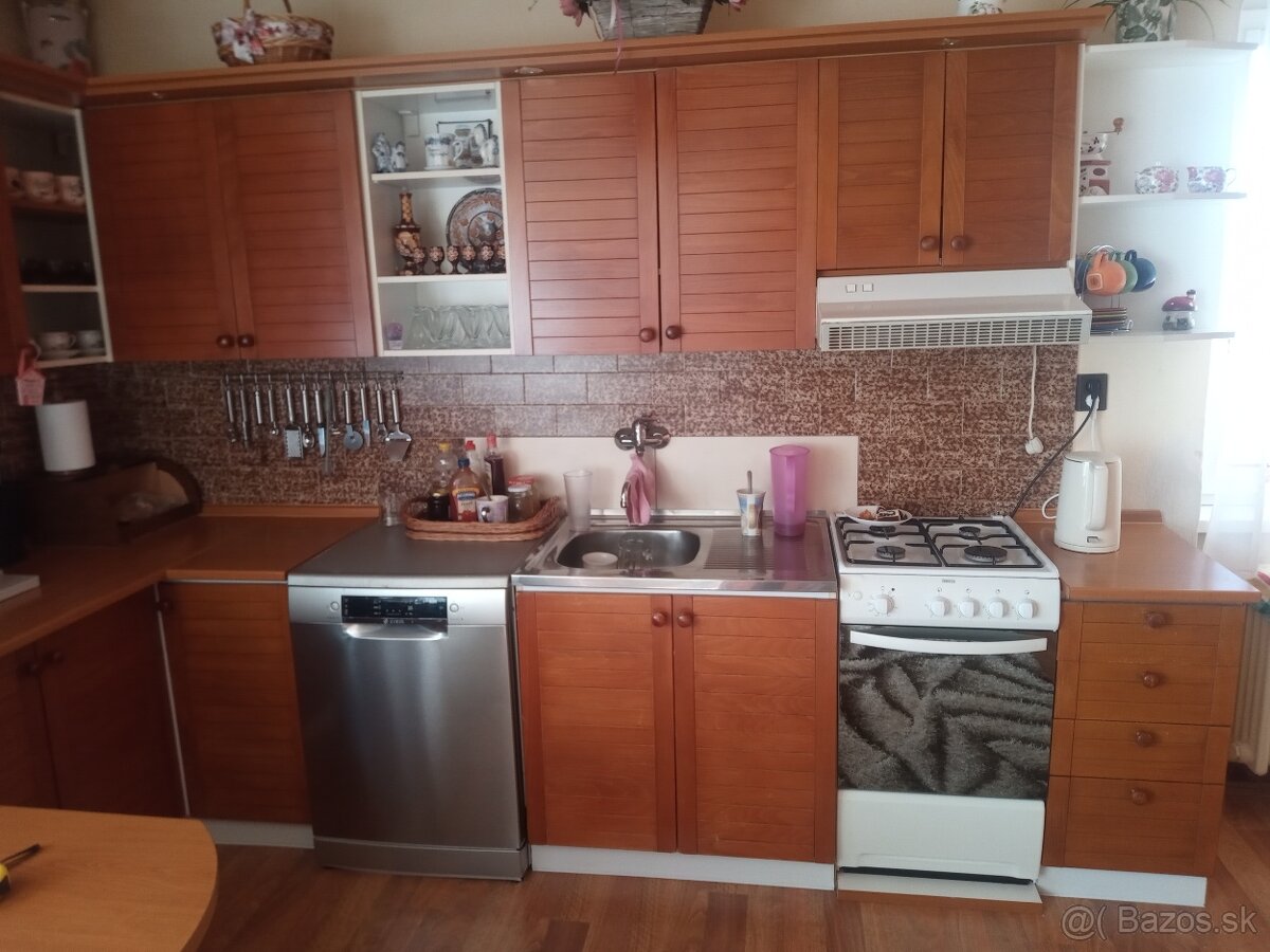 Kuchynská linka - 3