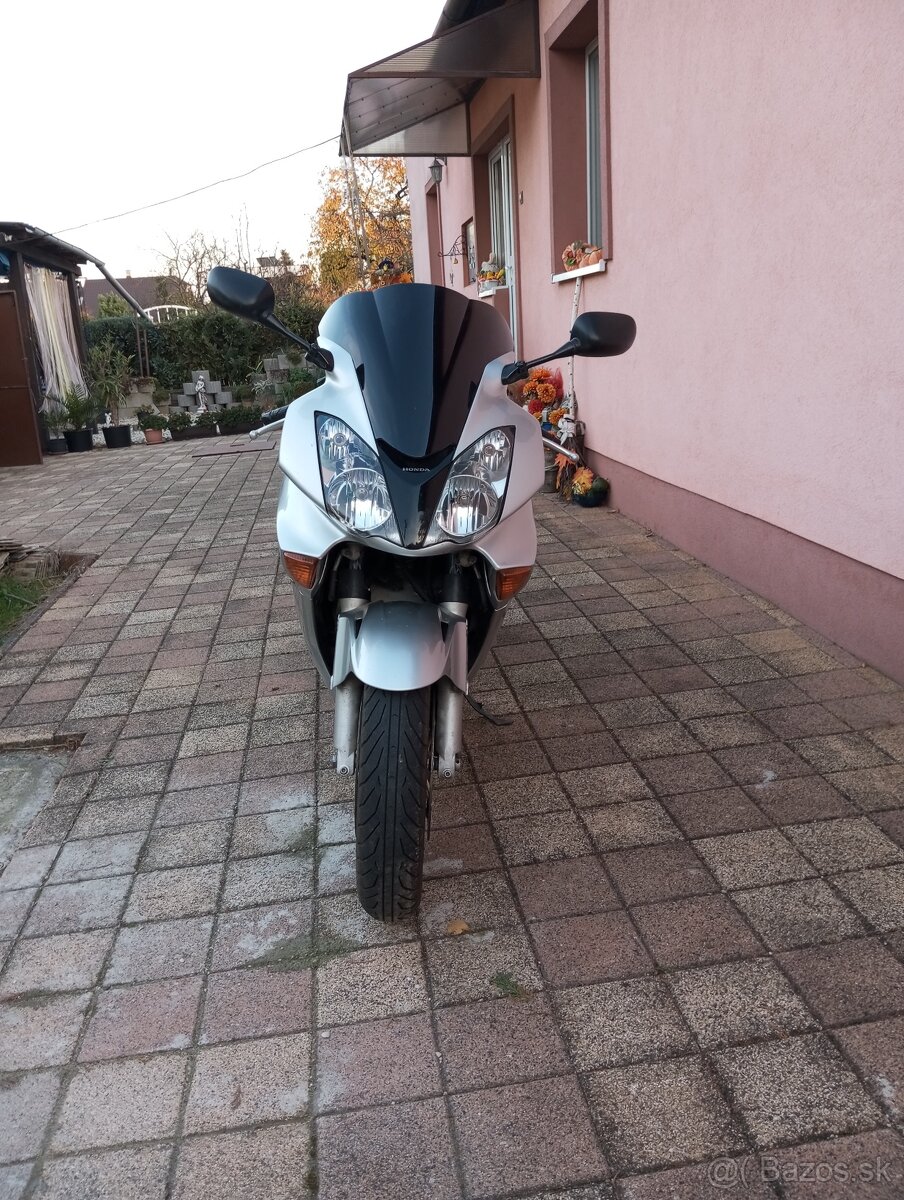 Honda VFR 800 V-tec - 3