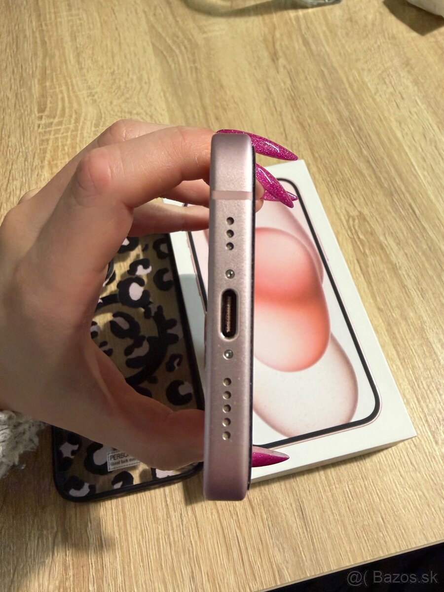 iPhone 15 128 GB ružový - 3