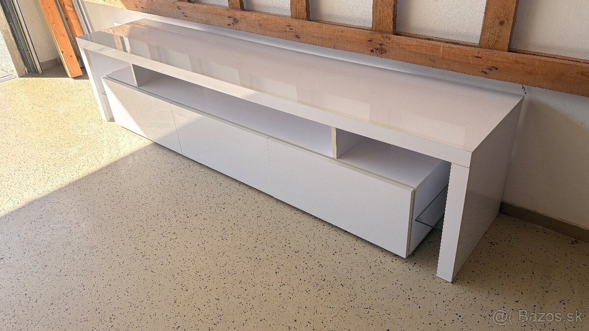 Skrinka pod televizor - 3