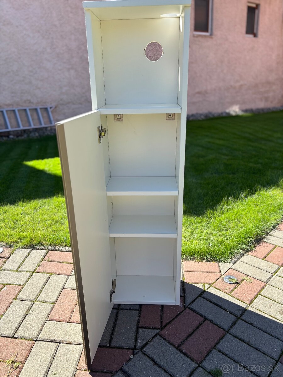 Kupelnova skrinka zavesna - 3