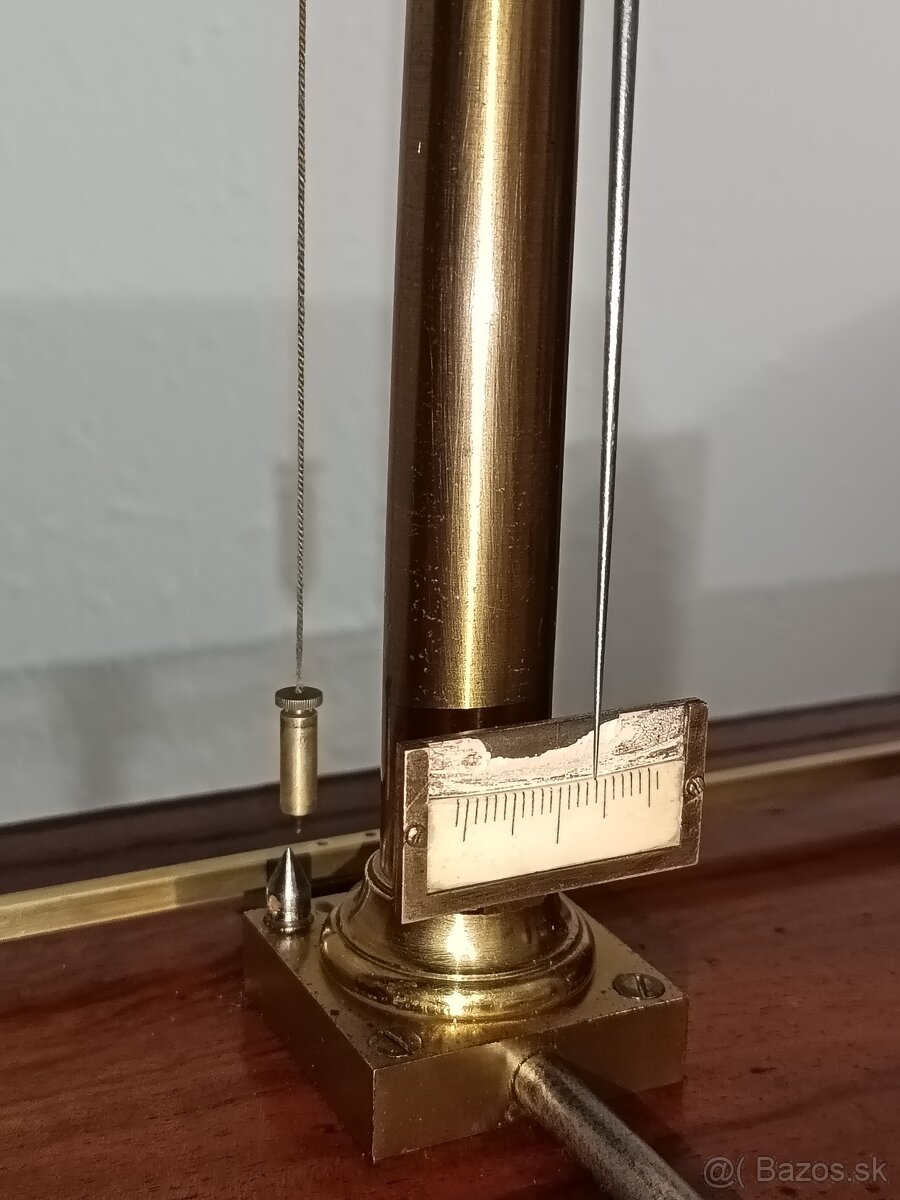 Lekarnicke, laboratorne vahy - 3