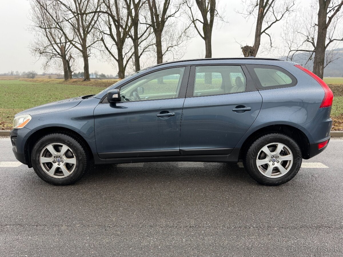 Volvo XC60 2.4D AWD Nová STK - 3