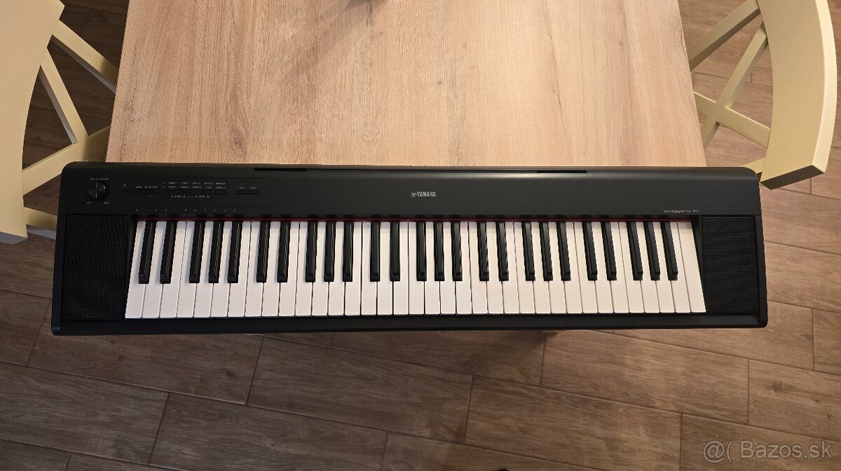 Digitálne piáno Yamaha piaggero NP-12B - 3