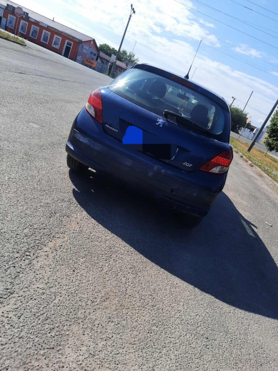 Peuegot 207 - 3