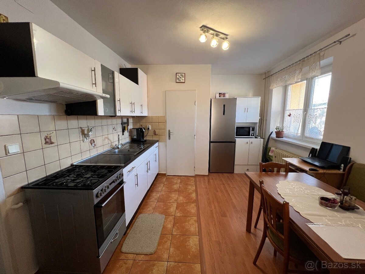 Na predaj 2 izbový byt vo Valaskej,balkón,rekonštrukcia - 3