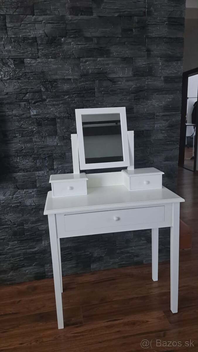 Kozmetický stôl - 3