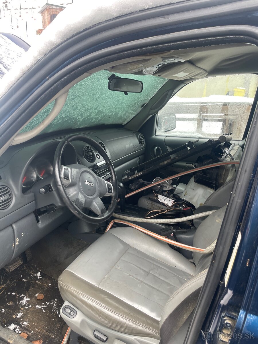 Jeep cheroke librety 2,8 2005 - 3
