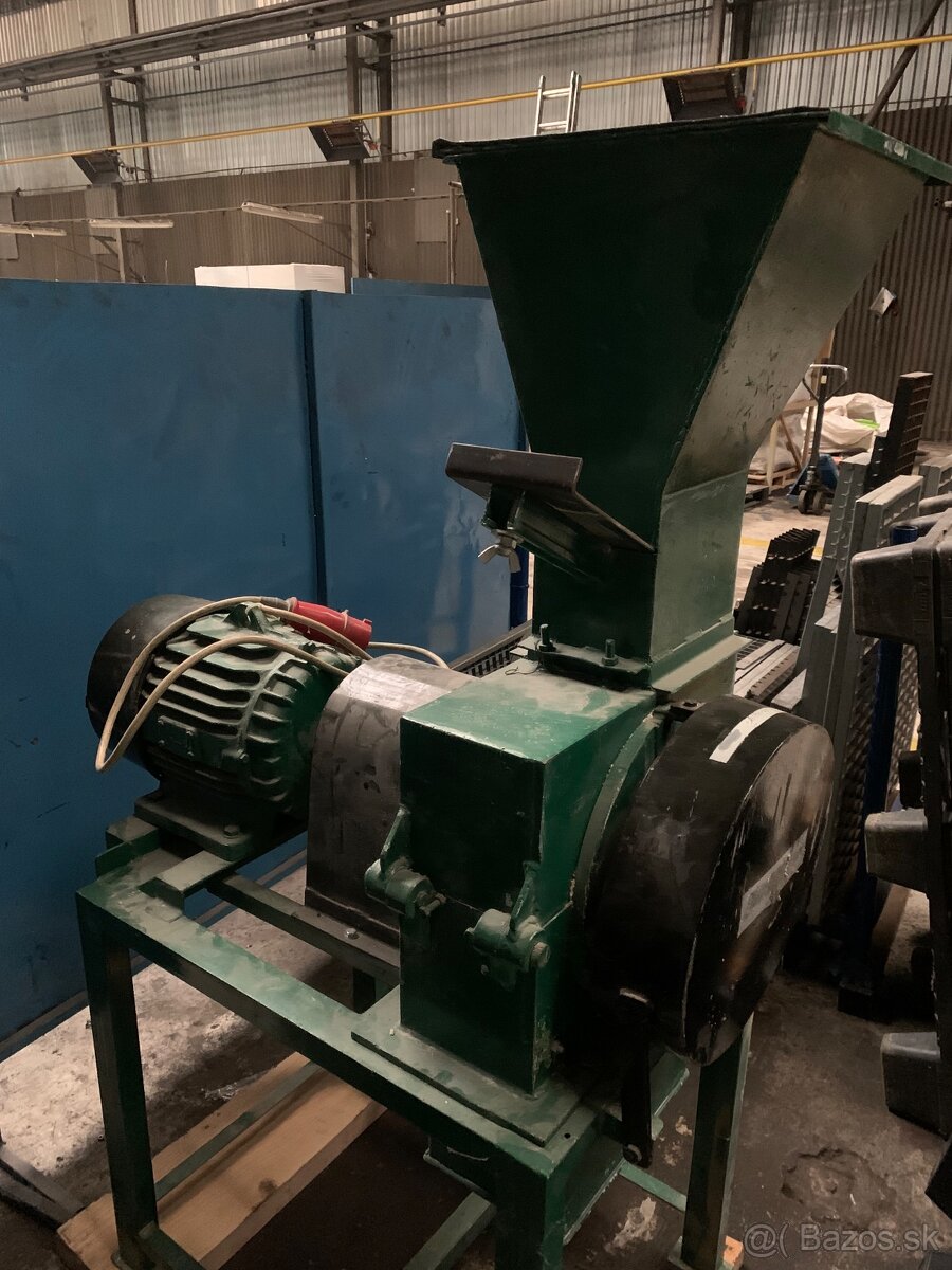 satnikove skrine regal ponk hutnicky material - 3