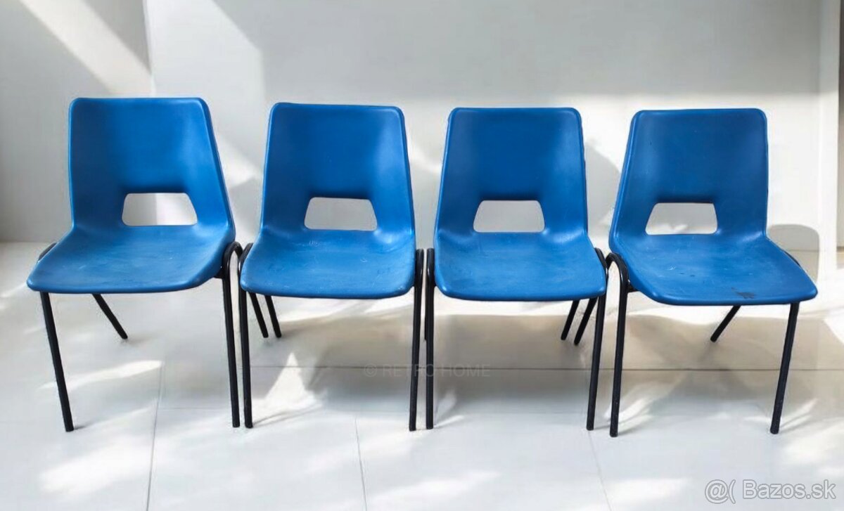 Modré plastové stoličky - 4 druhy - 3