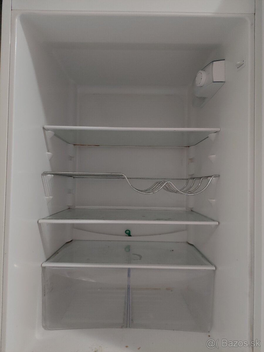 Predam chladničku Zanussi - 3
