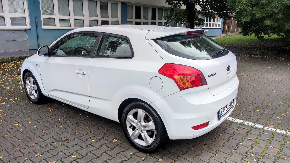 KIA CEED 1,4L 2009 - 3
