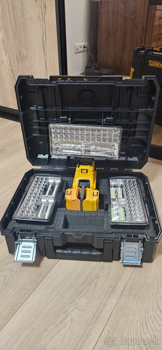 Led svetlo na batérie Dewalt (bez kufríka) - 3