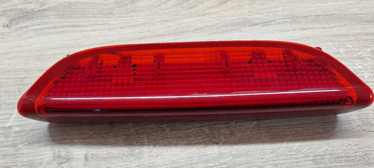 Predám tretie brzdové svetlo - 3