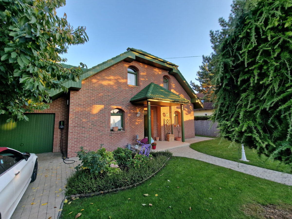 Nadštandardný 7 izb. rodinný dom Zálesie - 3