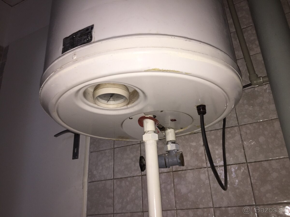 Bojlery, pisoáre, umývadlá, WC kabínky. - 3