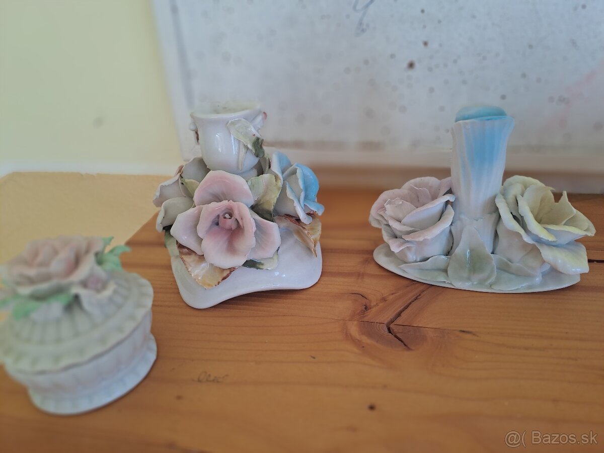 Porcelánové svietniky, dózička. - 3