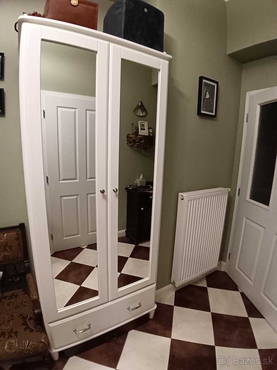 Vesiakova skrina - 3