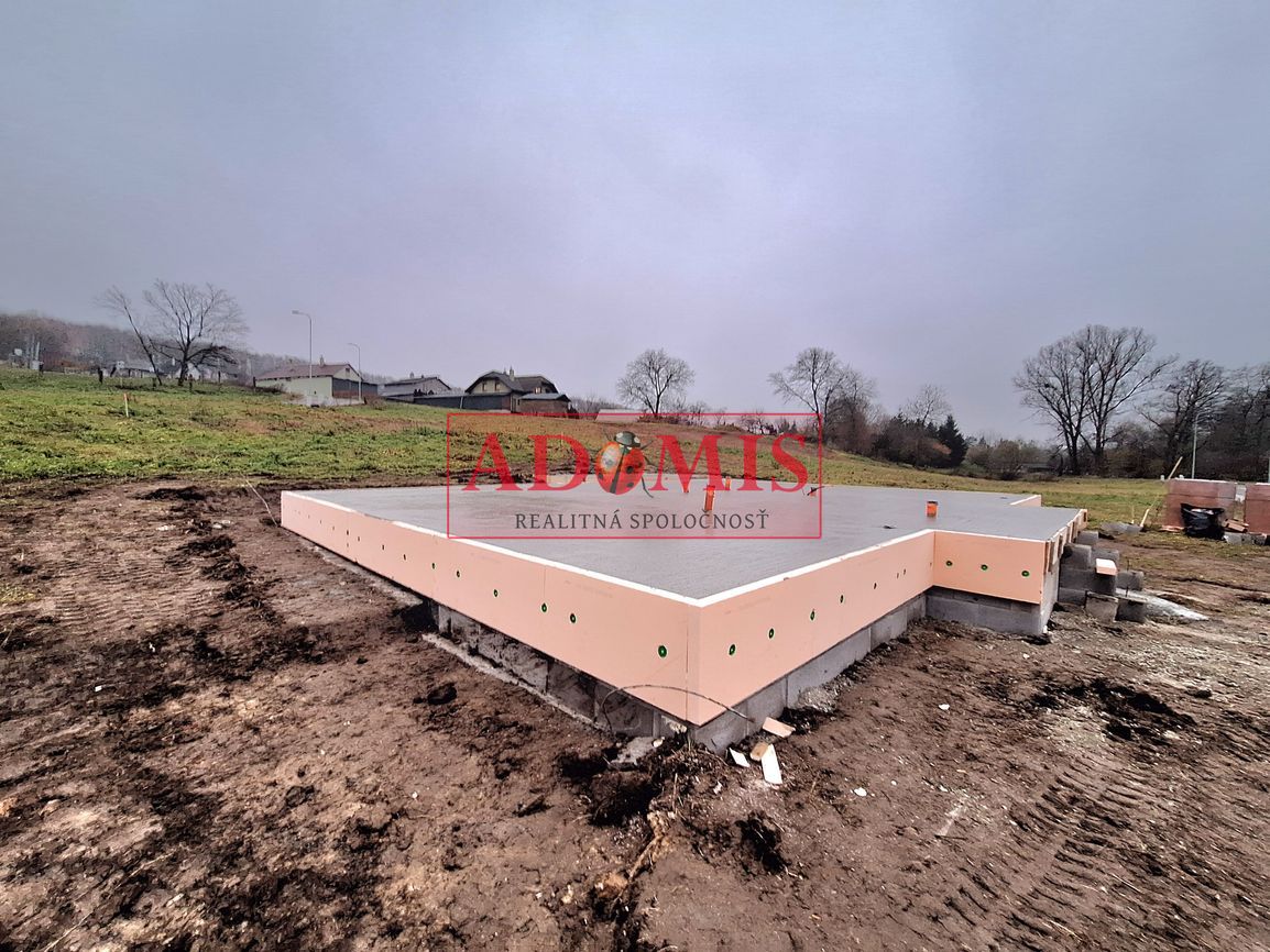 ADOMIS - predáme 4izbový bungalov 516m2, Šarišské Bohdanovce - 3