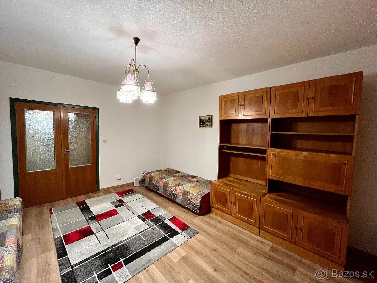 Veľká izba pre 1-2 študentov v 3-izb. byte - 3