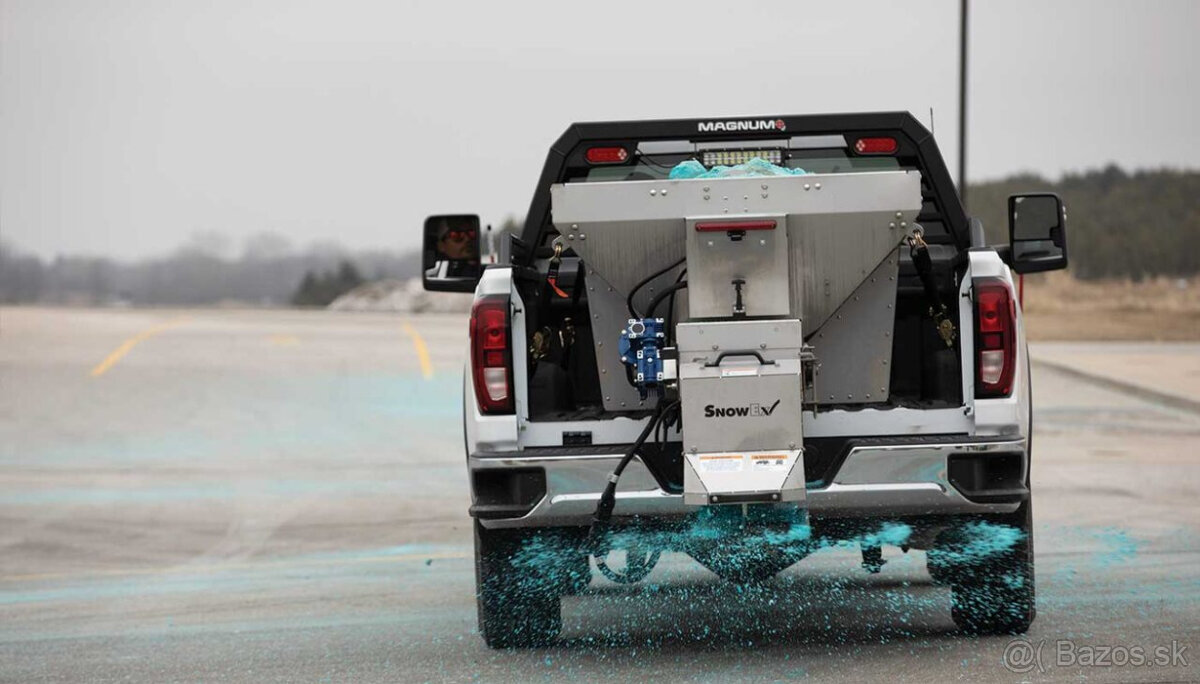 Sypač SnowEx Renegade - 3