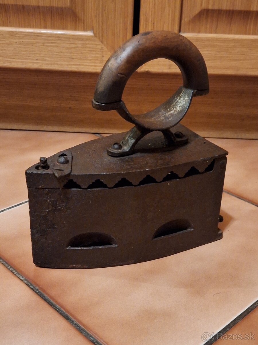 Stará žehlička. - 3