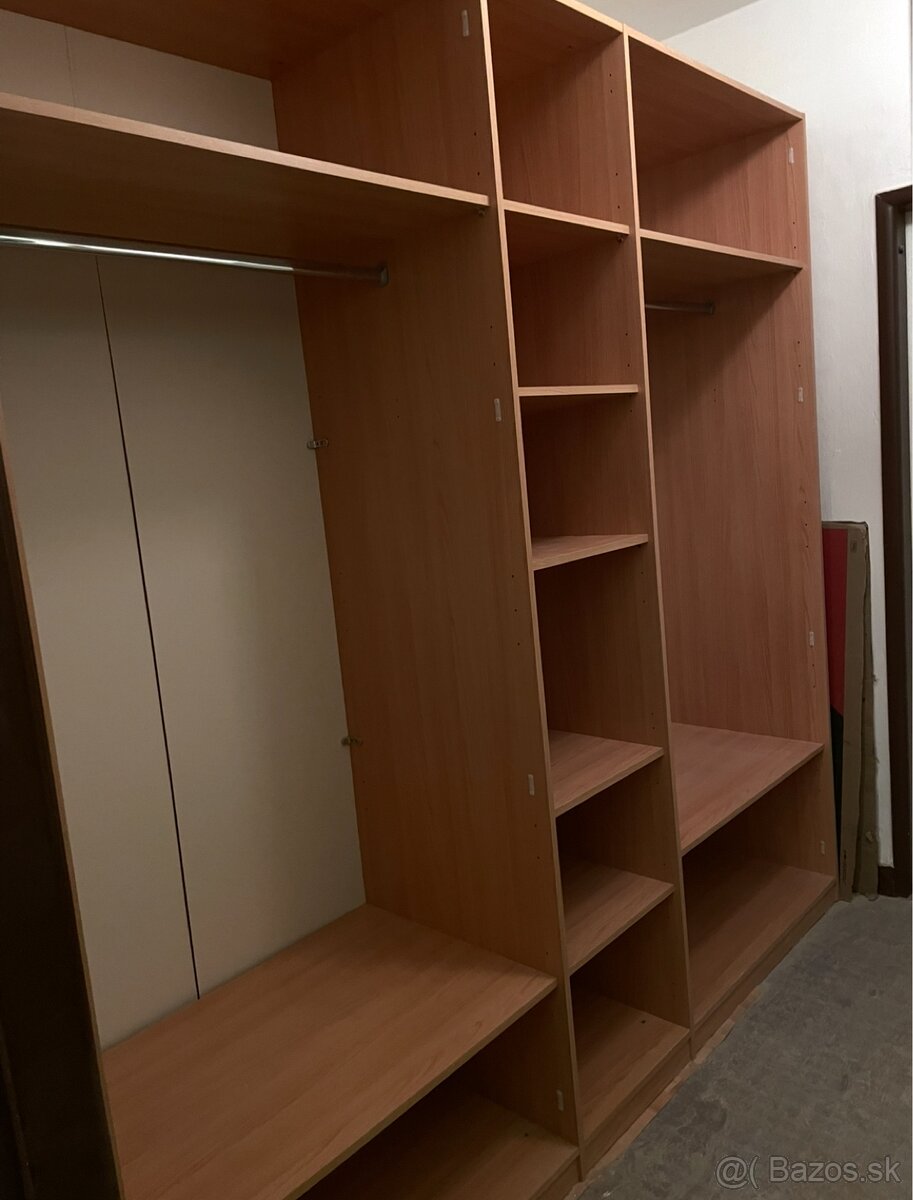 Šatníková skriňa - 3