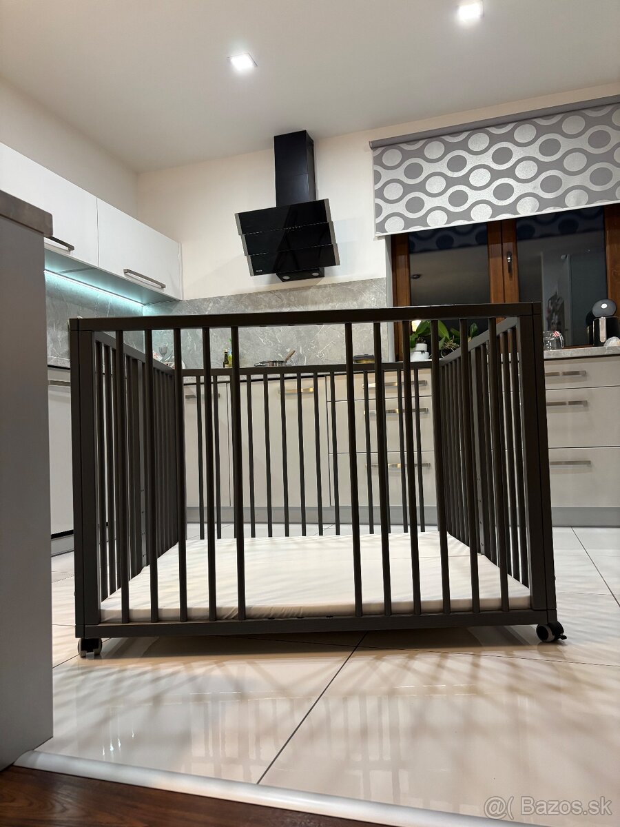 Drevená ohradka na kolieskach - 3