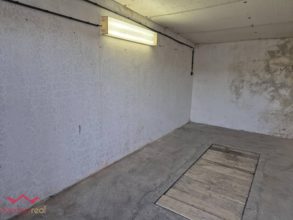 Na predaj garáž s montážnou jamou a elektrinou, Komárno - 3