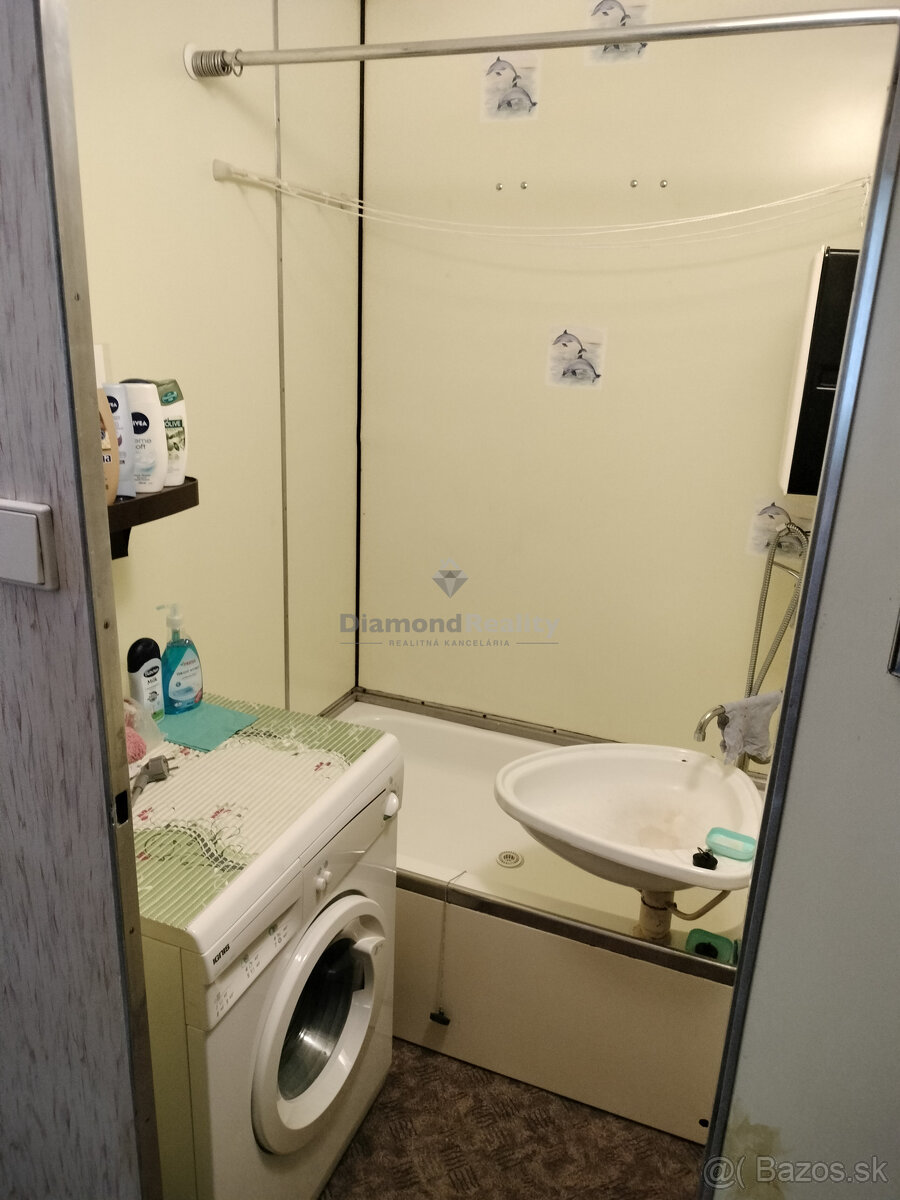 Ponúkam na predaj 1 izbový byt Varšavská ulica Ťahanovce, Ko - 3