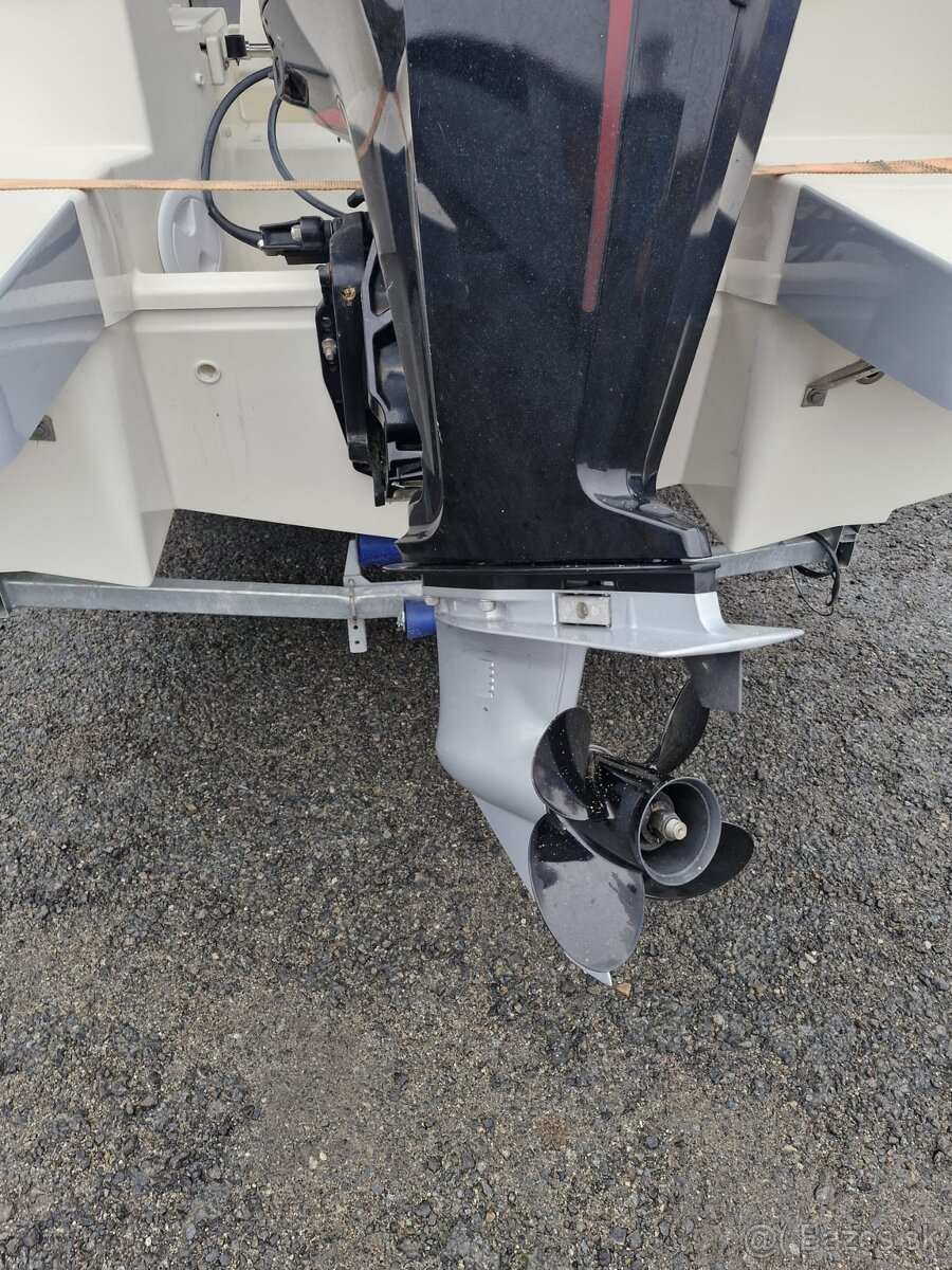 motorová loď QUICKSILVER ACTIV 555 CABIN - 3