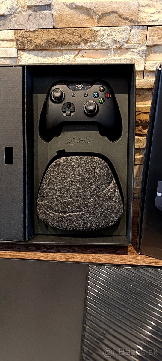 Xbox one Elite. 1 TB. sshd - 3