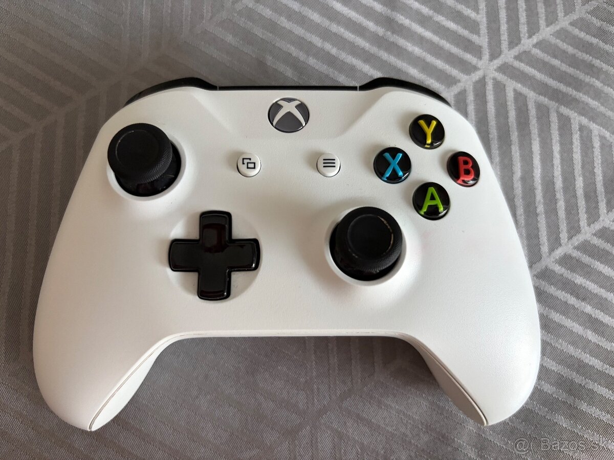 Predám Xbox One X – ROBOT WHITE SPECIAL EDITION 🚀 - 3