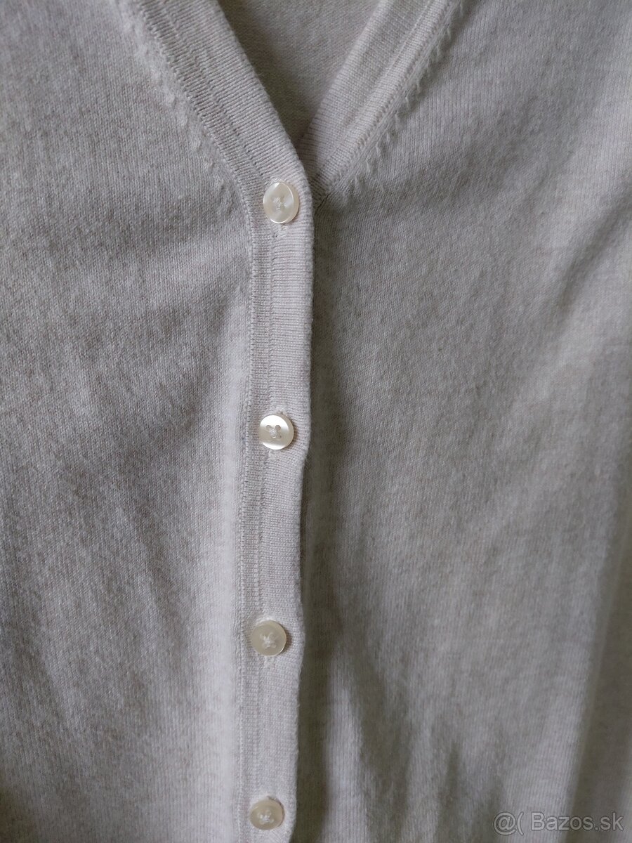 Béžový sveter - 3