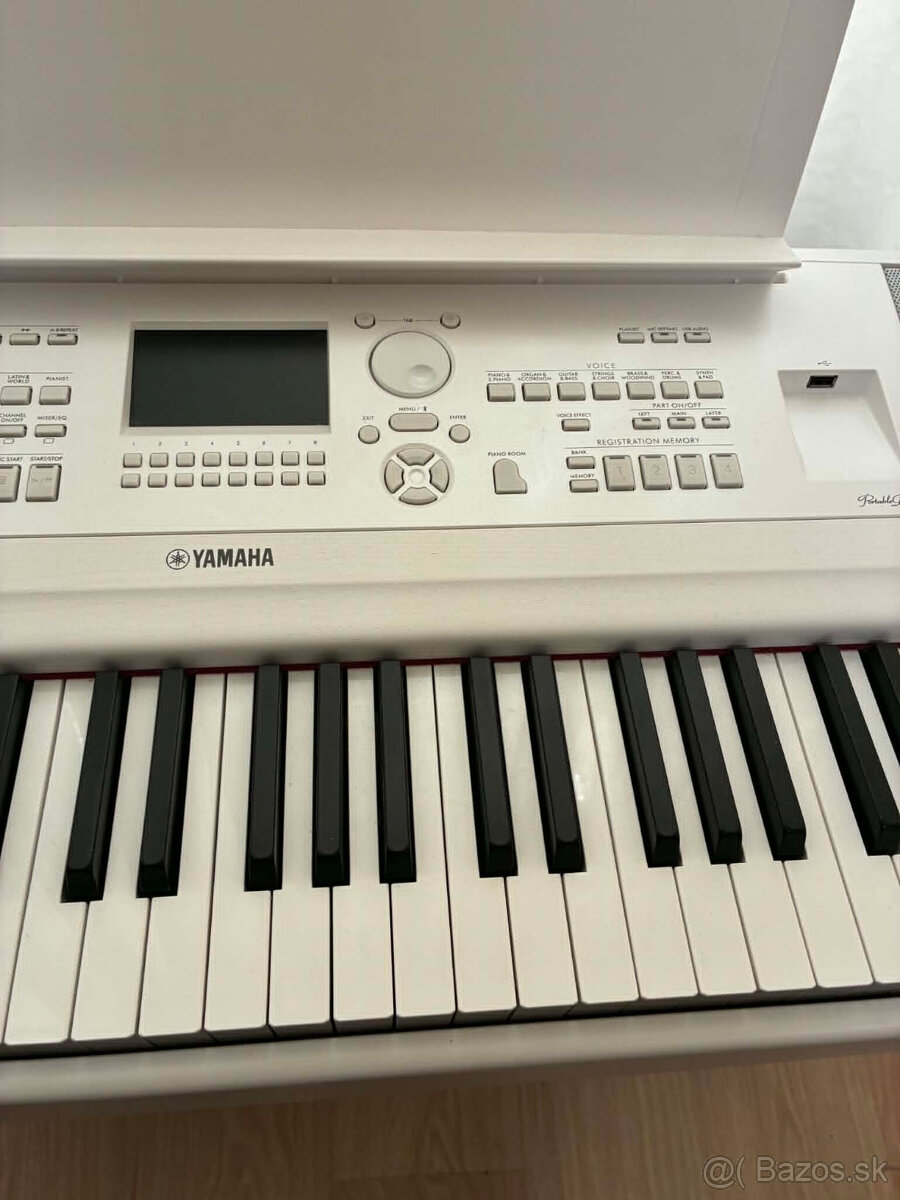 Yamaha DGX 670 - 3